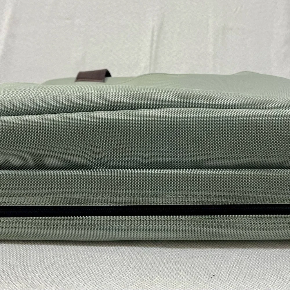 Token Lawrence Laptop bag, versatile w amazing storage and durable. Pale green